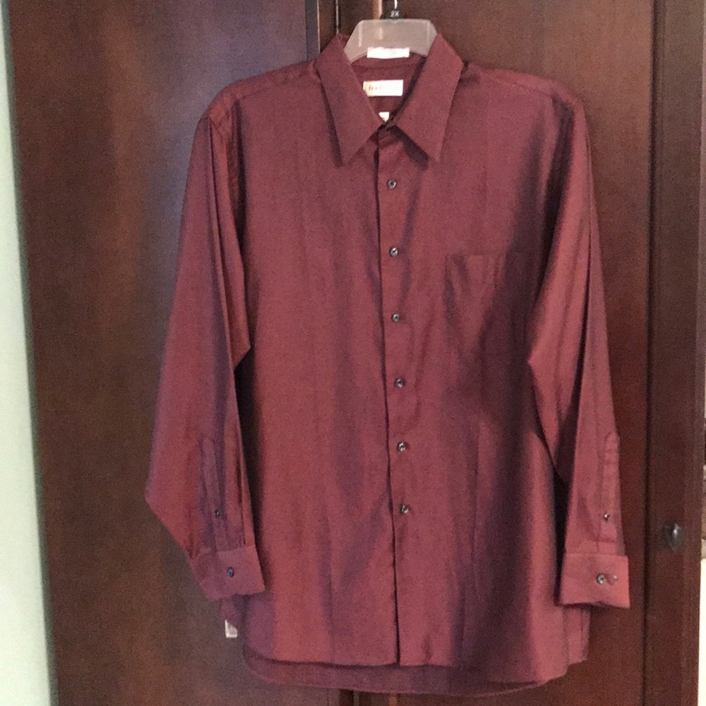 Van Heusen dress shirt size 17